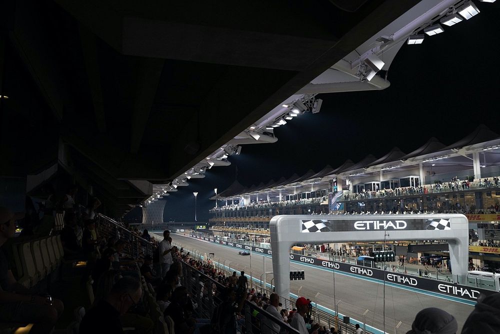 Logan Sargeant, Williams FW45