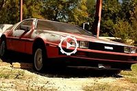 Este DeLorean rojo, abandonado hace 25 a&ntilde;os, ha sido salvado