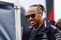 Hamilton renueva su contrato con Mercedes hasta la F1 2025
