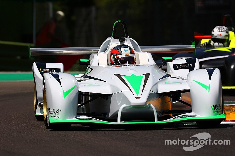 Federico Scionti alla prima uscita è subito in pole a Imola