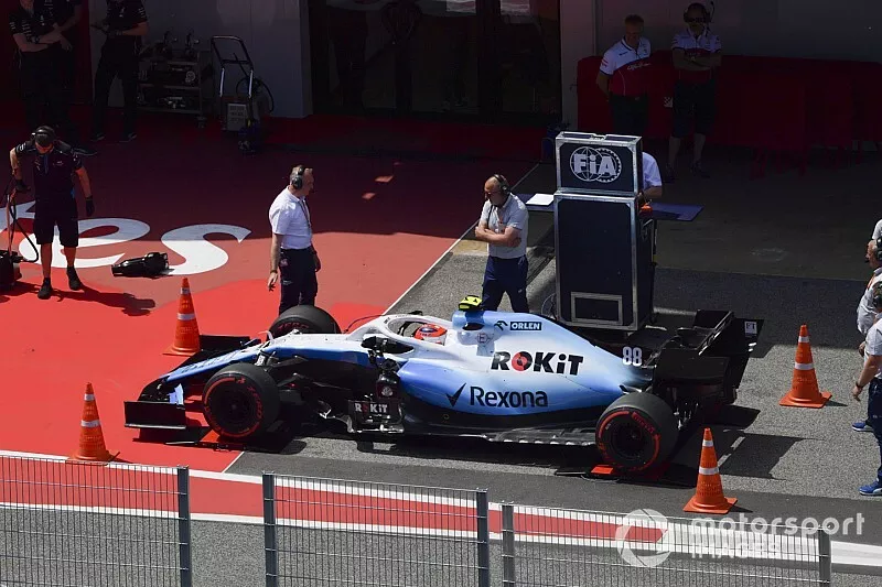 Robert Kubica, Williams FW42 s'arr&ecirc;te &agrave; la pes&eacute;e