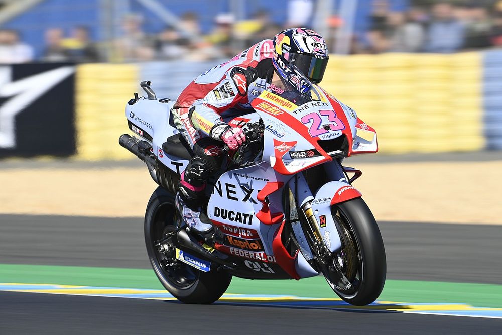 Veel crashes in Le Mans, Bastianini rijdt ronderecord in VT2