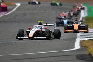 Inthraphuvasak z drugim zwycięstwem w F3