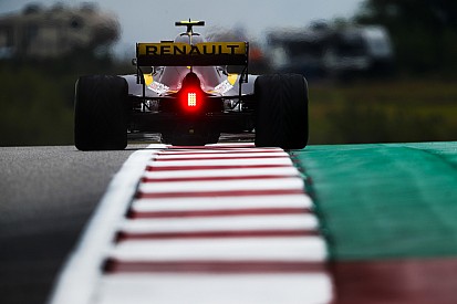 Sainz: ·"Si tuviésemos más neumáticos de lluvia, rodaríamos más"