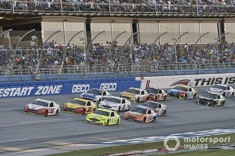 Ryan Blaney, Team Penske, Ford Fusion REV, Paul Menard, Wood Brothers Racing, Ford Fusion Menards / Dutch Boy, Joey Logano, Team Penske, Ford Fusion Shell Pennzoil