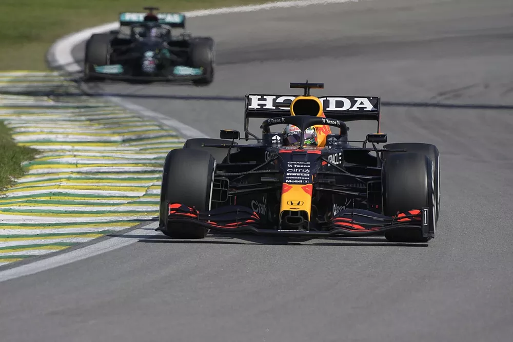 Max Verstappen, Red Bull Racing RB16B, Lewis Hamilton, Mercedes W12