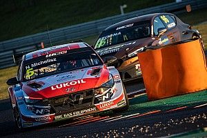 WTCR, gioia BRC-Michelisz. Tarquini tuona: "Messo KO apposta!"