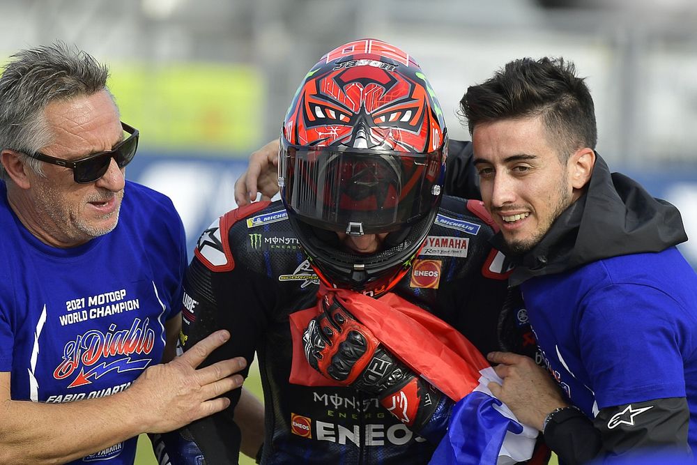 Quartararo na winnen MotoGP-titel: “Dacht aan alle moeilijke momenten”