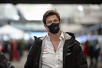 F1: Wolff pede "bom senso" ap&oacute;s coment&aacute;rios de Marko sobre comiss&aacute;rios