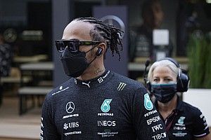 Hamilton, tartışmalı Kingspan anlaşması hakkındaki sessizliğini bozdu