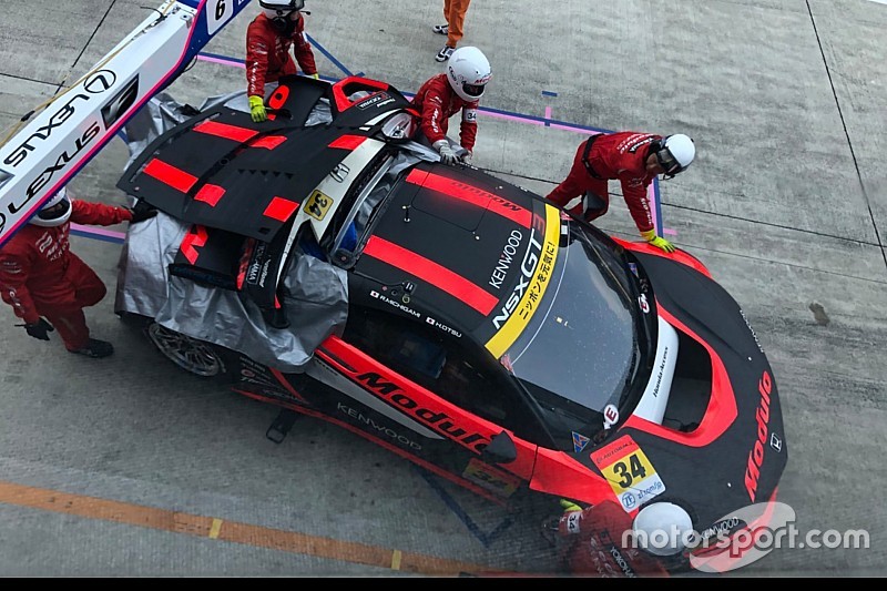 公式練習中に大クラッシュを喫した34号車NSX、レース出走を断念