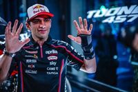 Jorge Mart&iacute;n reaparece para apadrinar la nueva Aprilia Tuono 457