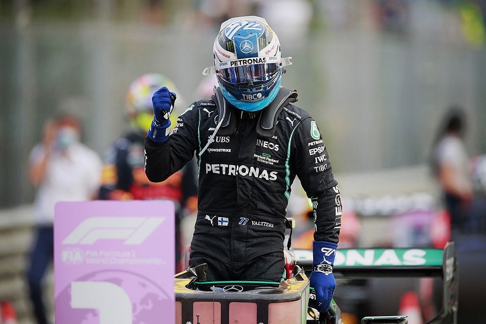 Bottas pakt eerste startplek voor Italiaanse sprintrace, Verstappen P3
