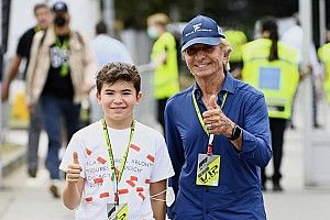Fittipaldi: "Max en Lewis moeten een gigantische druk voelen"