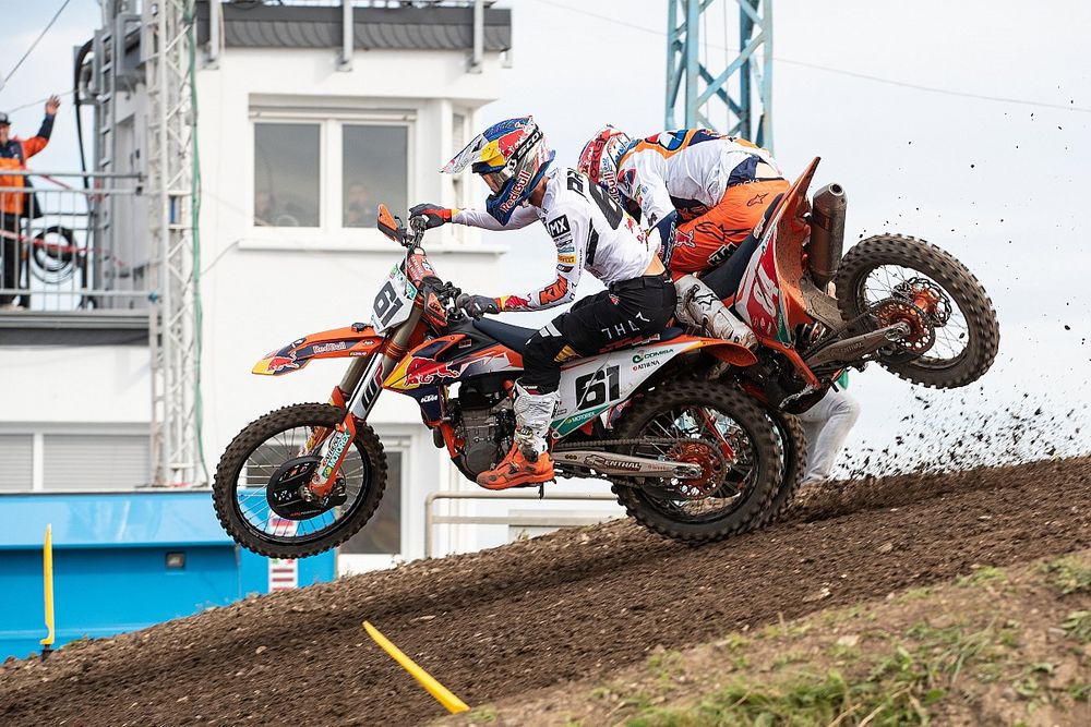 Jeffrey Herlings en Jorge Prado crashen tijdens de MXGP van Duitsland