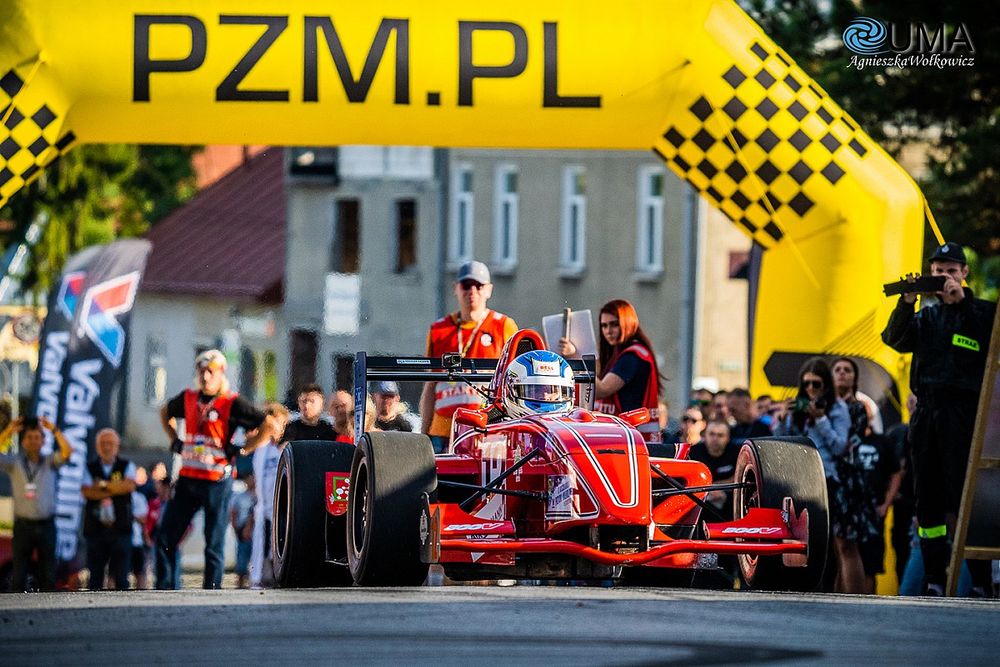 74 kierowców zgłoszonych do finału GSMP w Korczynie