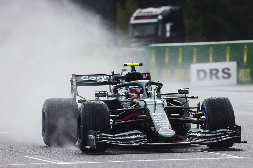 Vettel: ''Seans hiç başlatılmamalıydı''