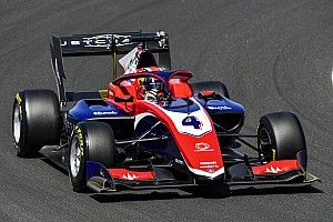 Doohan houdt titelkansen in leven met Formule 3-pole in Sochi