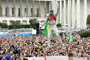 Rosenqvist abandonó y Bird aprovechó para festejar en Roma