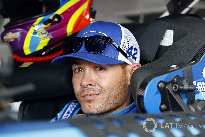 Chili Bowl: Is this the year Larson brings home the Golden Driller?