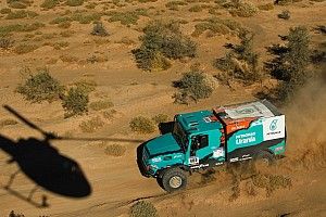 De Rooy bereikt rustdag Africa Eco Race, problemen voor Van Ginkel