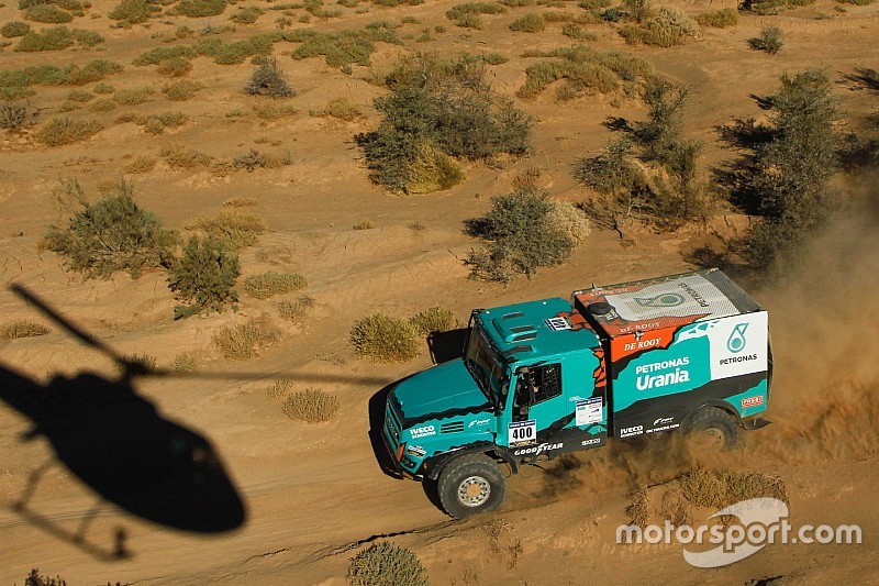 De Rooy bereikt rustdag Africa Eco Race, problemen voor Van Ginkel