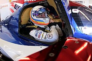 Webber felhívta Alonso figyelmét a 120 km/órával lassabb riválisokra