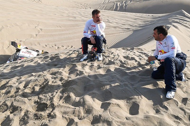 El copiloto de Loeb se fracturó el coxis