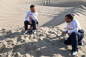 El copiloto de Loeb, Daniel Elena, se fracturó el coxis en el impacto