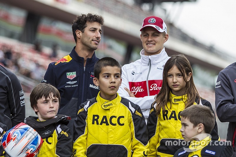 Ricciardo, Iniesta és Verstappen