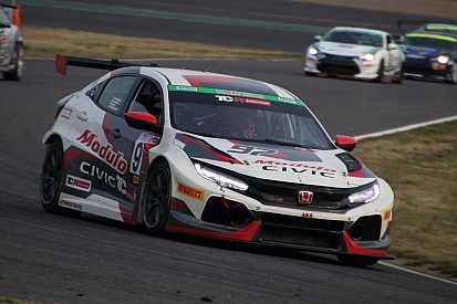 Prima vittoria per la nuova Honda Civic in Classe TCR a Suzuka
