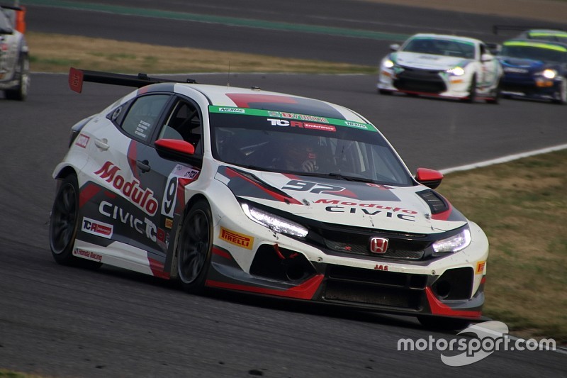 Prima vittoria per la nuova Honda Civic in Classe TCR a Suzuka