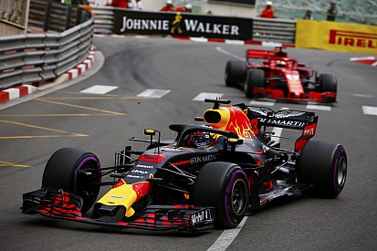"La rédemption" pour Ricciardo, vainqueur avec 6 vitesses