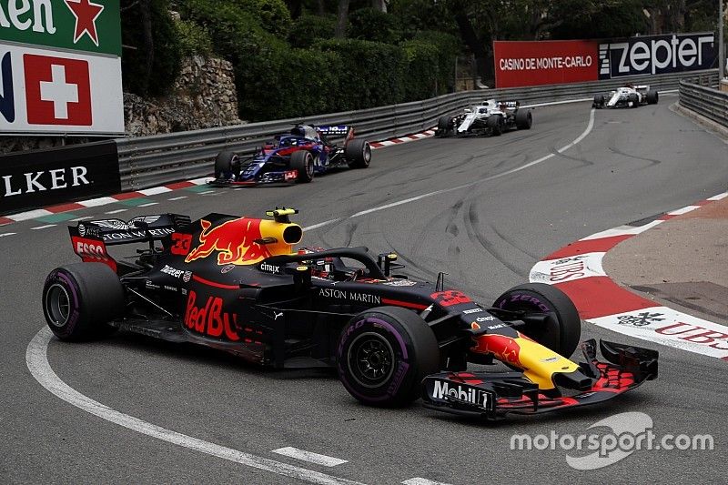 Verstappen houdt schade beperkt: “Geen risico’s genomen”