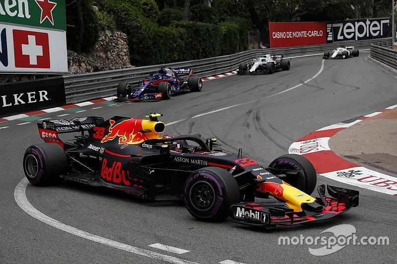 Verstappen houdt schade beperkt: “Geen risico’s genomen”