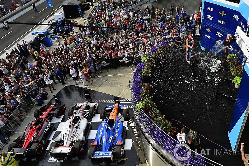 Will Power le da al equipo Penske su triunfo 200