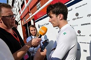 Óriási tehetség lakozik a Ferrari F1-es juniorjában: bajnoki gének?