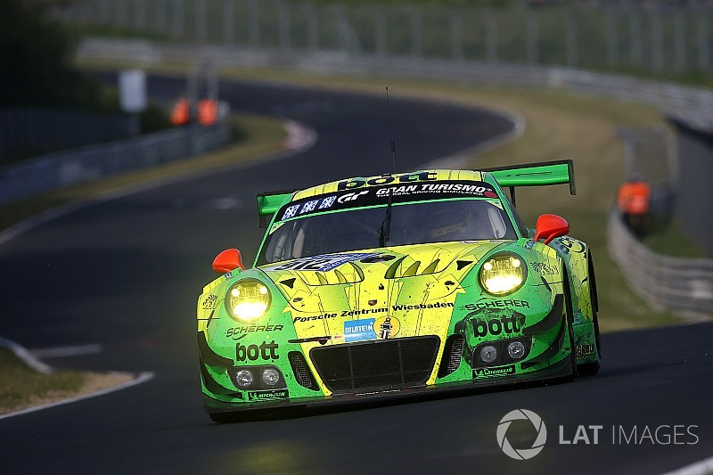 La Porsche trionfa alla 24H del Nurburgring in un finale thriller
