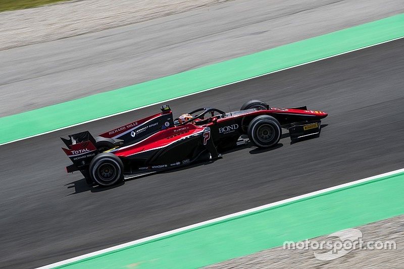 F2 Barcelona: Aitken kuasai sprint race, Gelael naik 9 posisi
