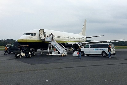 Aterrizaje de emergencia deja sin equipo de pits a la escuadra JRM