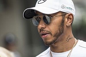 Hamilton stupisce: "Il motore 2021? Lo vorrei V12 aspirato"