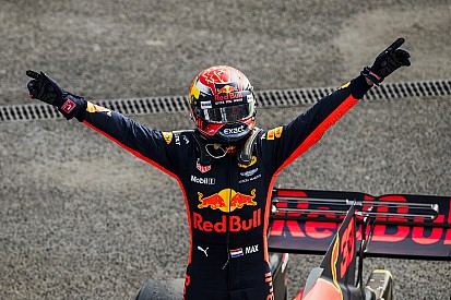 Verstappen: "Bello far sorpassi, ma io voglio annoiare e dominare"