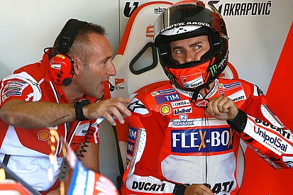 Lorenzo: "L'adattamento mio e della Ducati vanno circa alla stessa velocità"