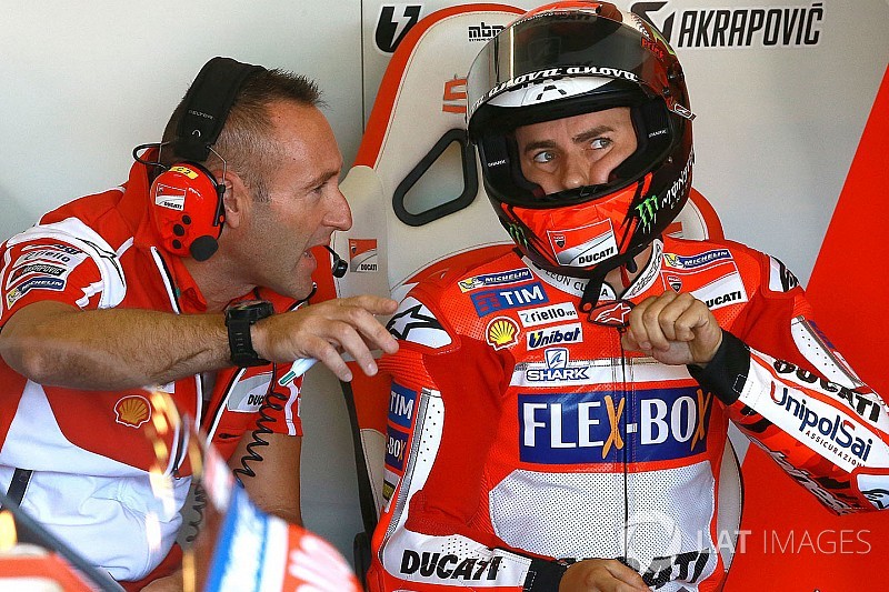 Lorenzo: "L'adattamento mio e della Ducati vanno circa alla stessa velocità"