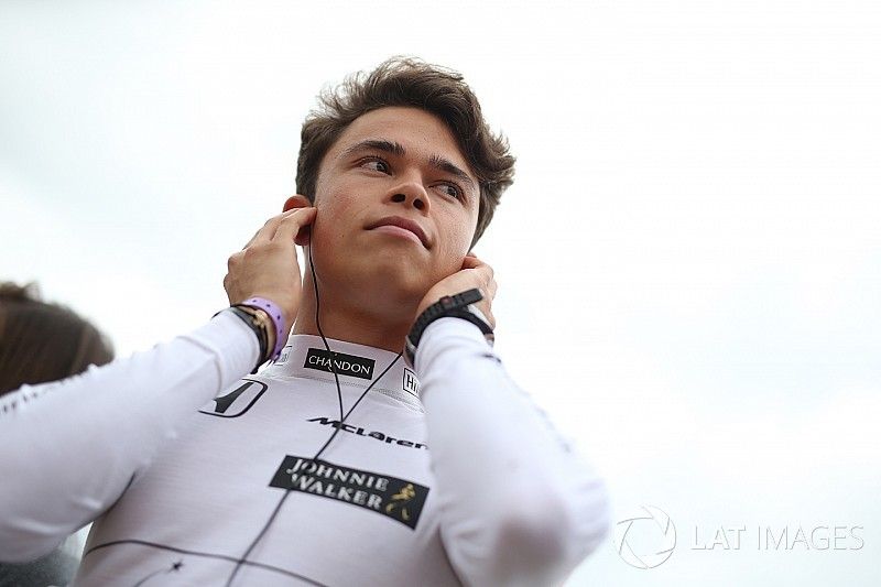 McLaren's de Vries unfazed by F1 test snub