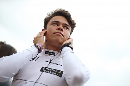 McLaren's de Vries unfazed by F1 test snub