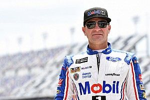 Bowyer: "The pressure cooker is certainly turning up" as playoffs near