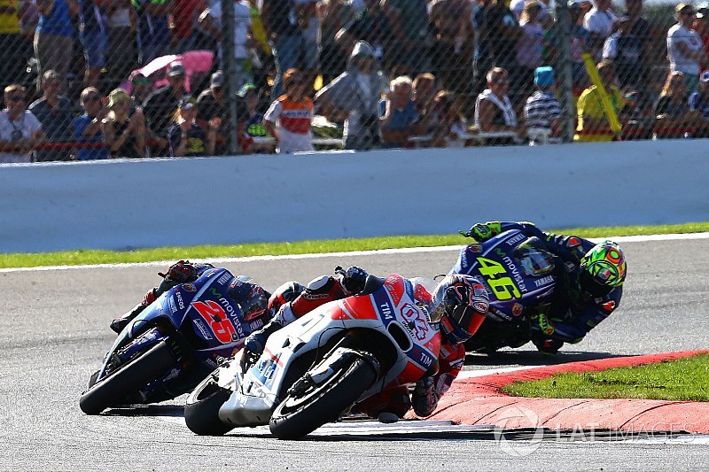 Dovizioso pakt op Silverstone vierde seizoenszege en WK-leiding