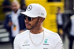 Az F1-es szakértő szerint Hamiltonnak van egy problémája: a Ferrari
