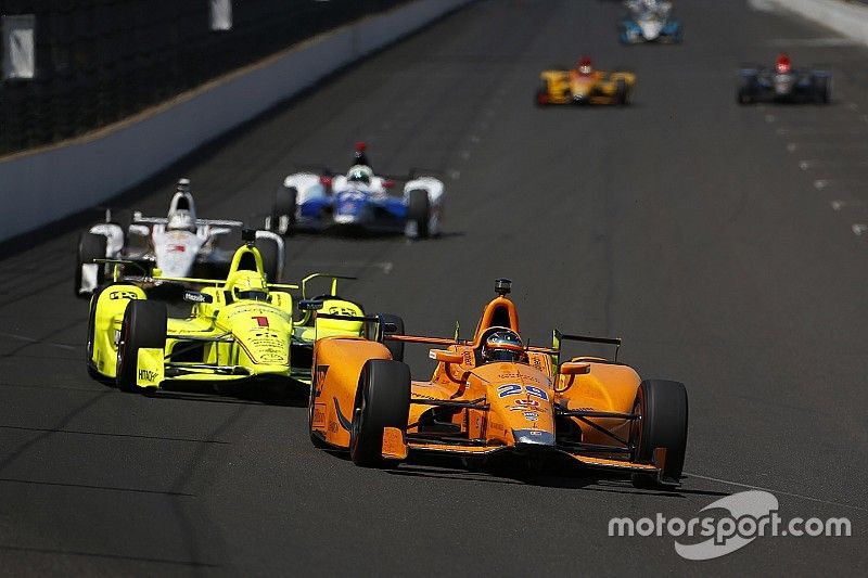 Unser Jr: Alonso Indy 500'de kazanırsa başka F1 pilotlarına ilham verebilir